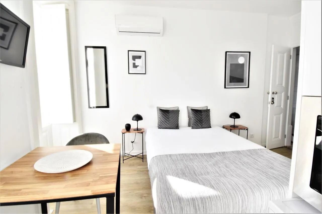 Sophia Studios Coimbra 0*,